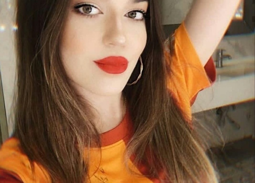 İstanbul genç bayan Escort Şeyma sizi arzuluyor
