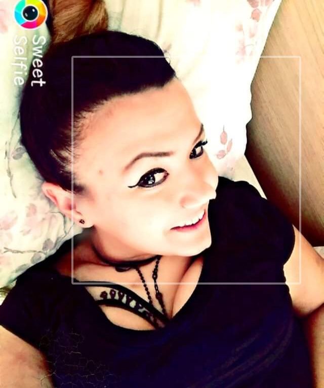 Kendinden emin seksi İstanbul Escort bayan Özge